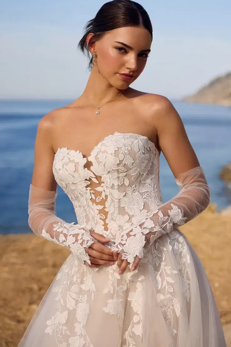 Sophia Tolli